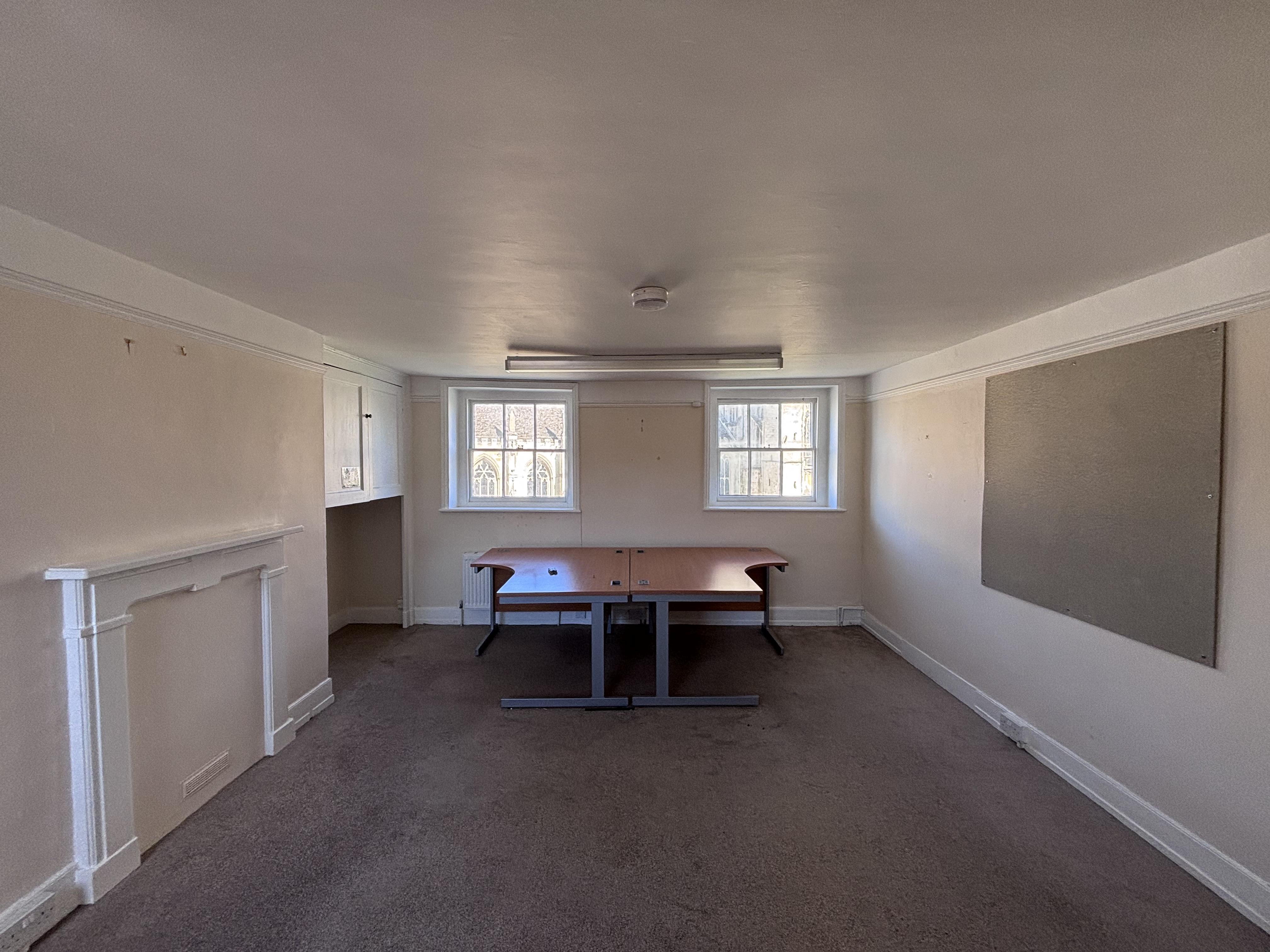 3 College Green 5863