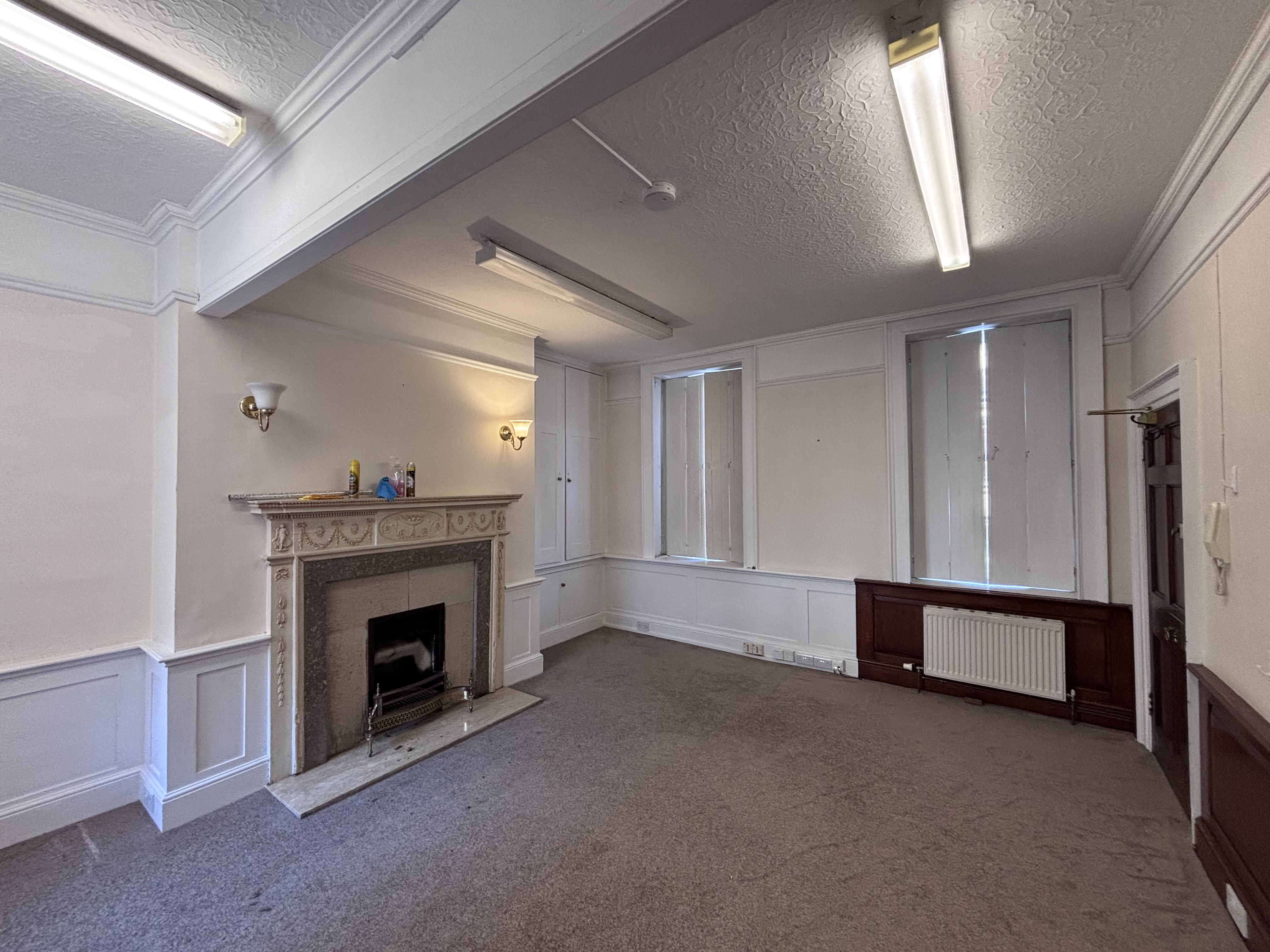 3 College Green 5873