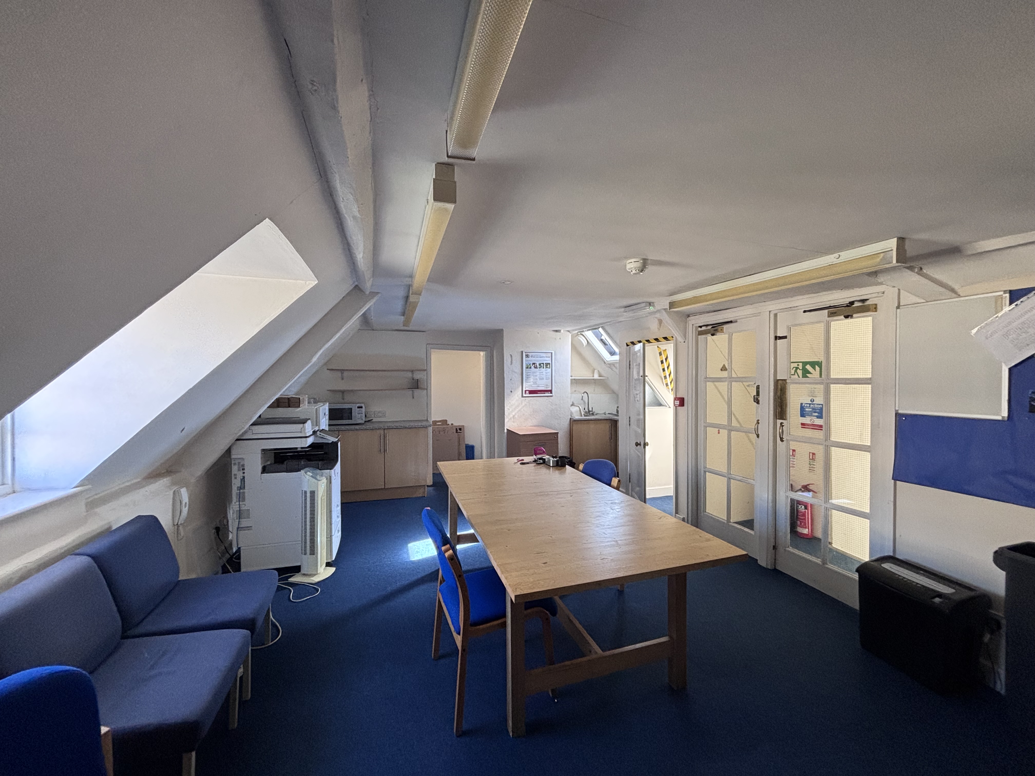 4 College Green 5894