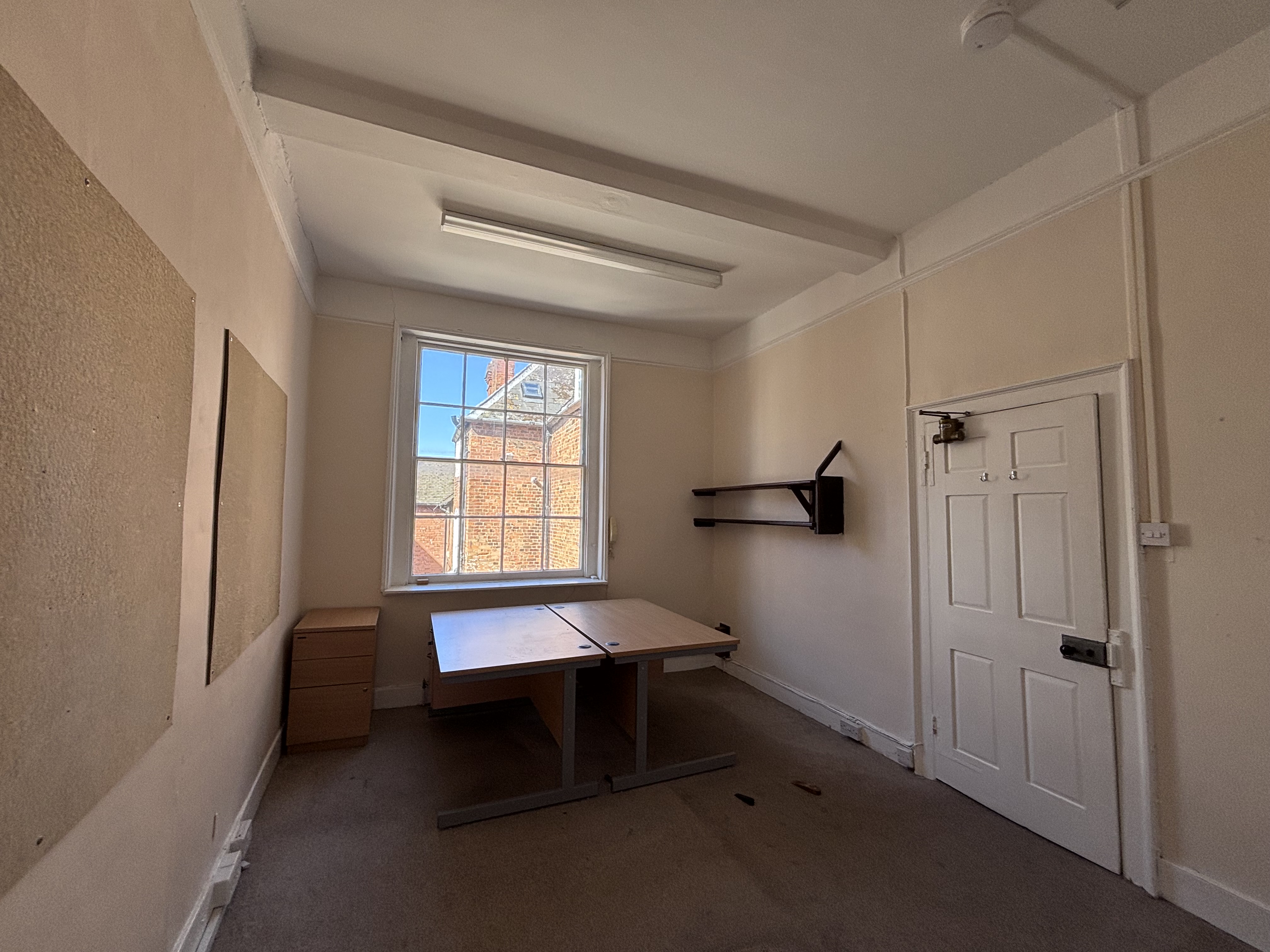 3 College Green 5870