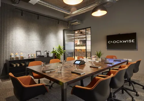 Clockwise Cheltenham Meetingroom M01