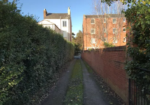 Access off London Road.jpg